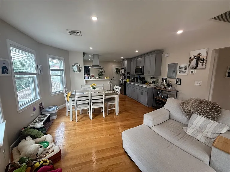 44 Ashland St #2F — Photo 35