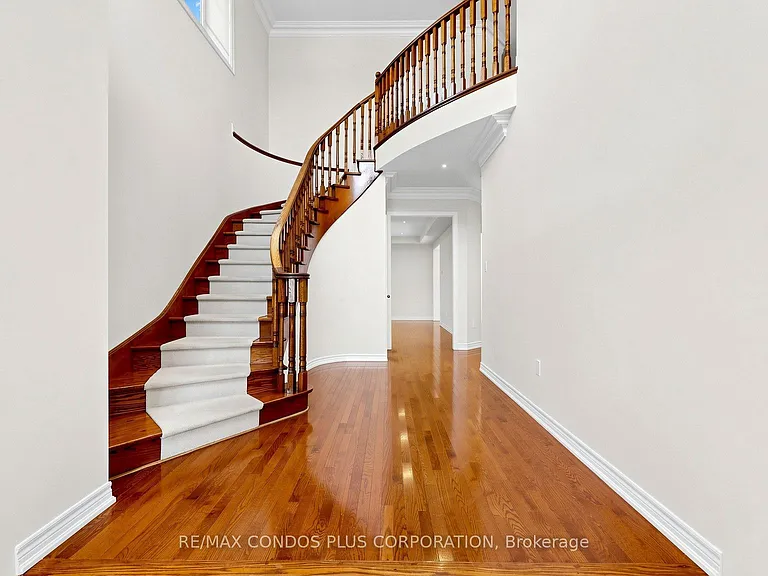 139 Queen Filomena Ave — Photo 23