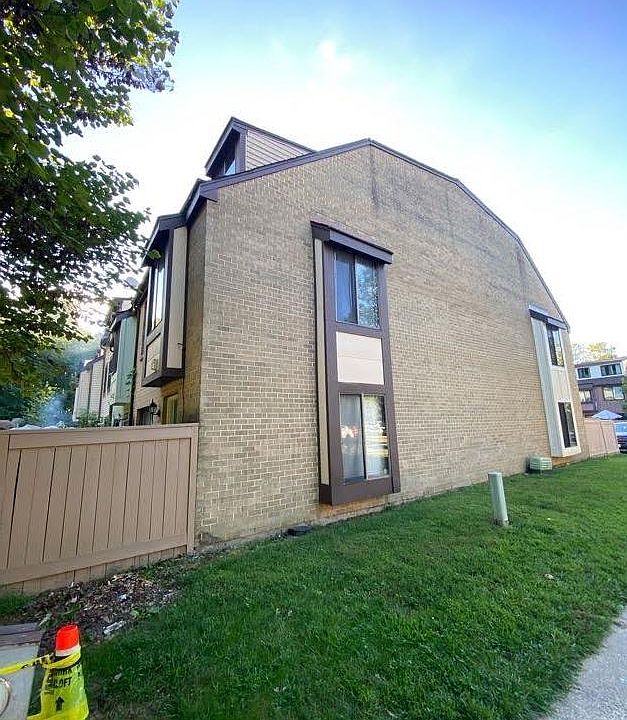 1st image of 9917 Forest View Pl