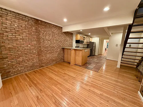 208 E 73rd St #4E Photo 1 208 E 73rd St #4E Photo 1