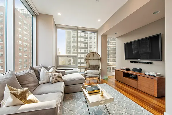 Rented by SERHANT. | media 13