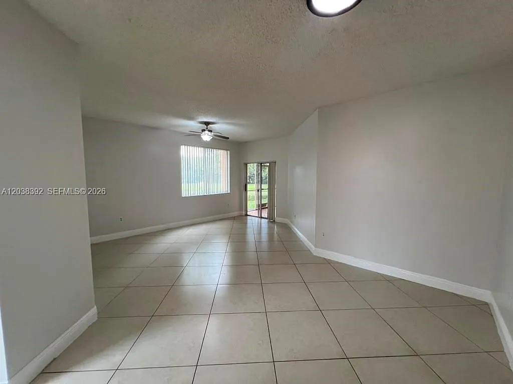 6992 SW 39th St — Photo 3