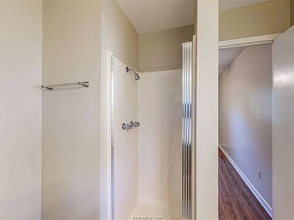 2nd image of 1210 S Dexter Dr