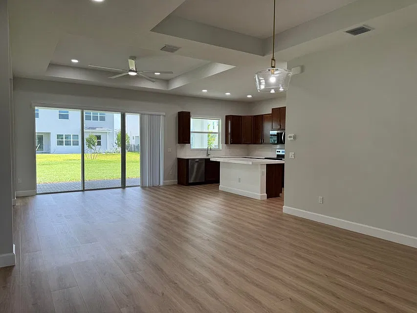 3 bed, 2.0 bath, $3,600 — Photo 3