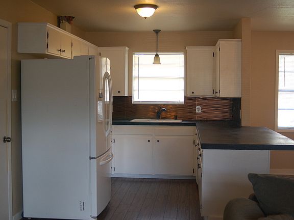 3rd image of 205 W 10th St