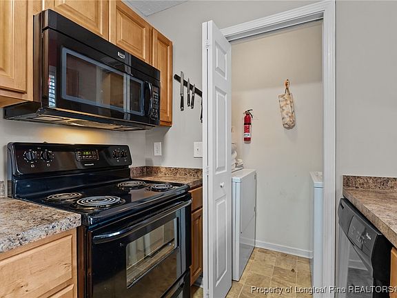 5th image of 1006 Brookhollow Dr APT 4