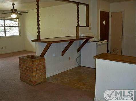 3rd image of 402 Whitworth St