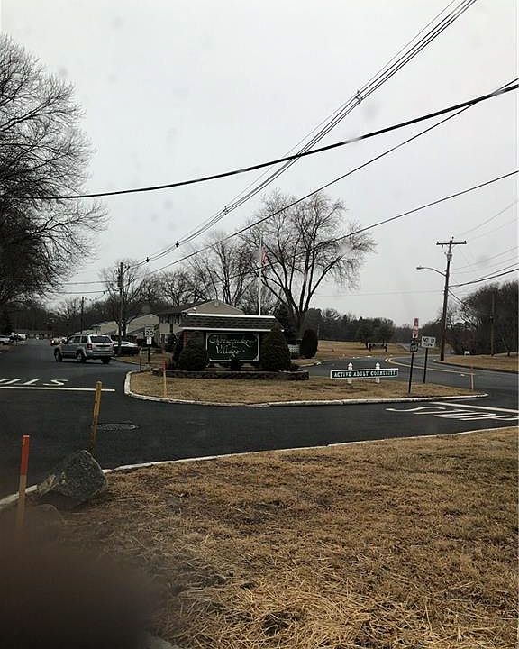2nd image of 2 Louis St #1