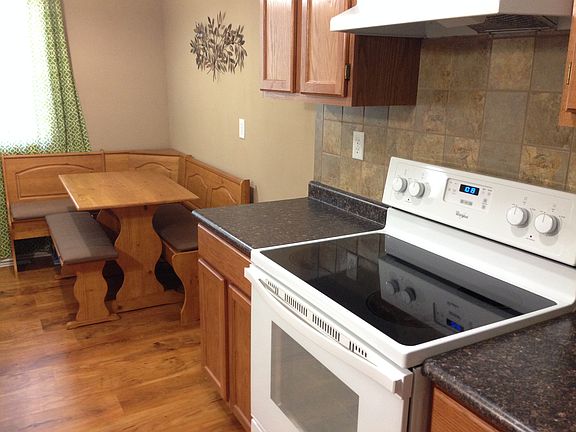4th image of 811 Marilynn Ave