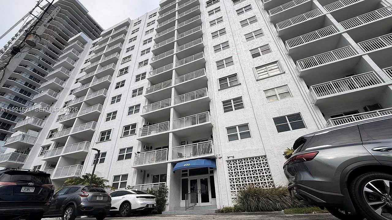 Leisure Beach Condo — Photo 3