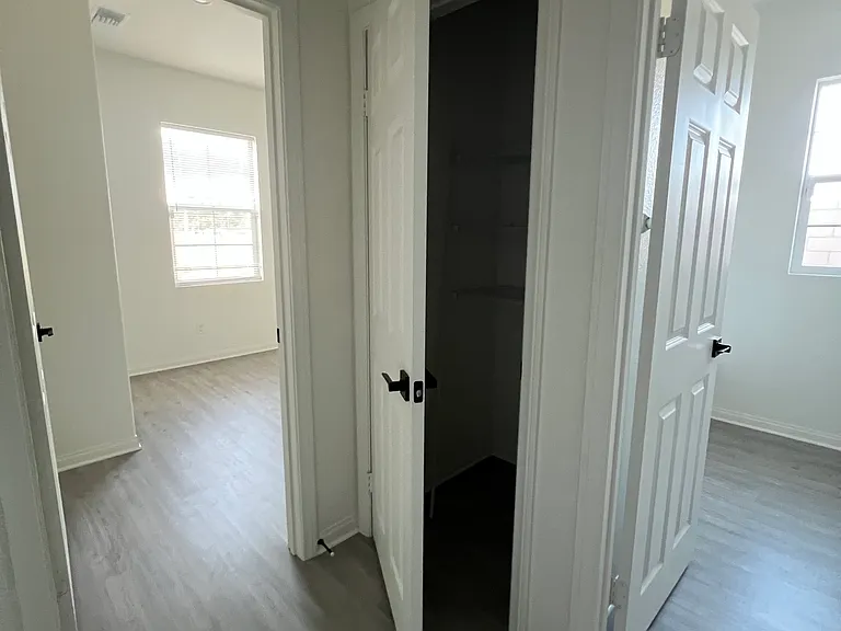 Alister Ln — Photo 2