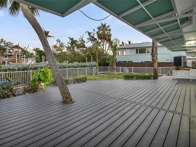 31 Lands End Ln — Photo 46
