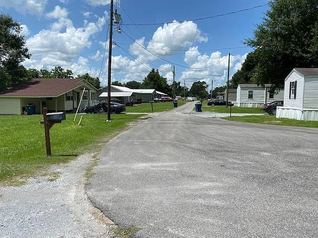 212 Candy Ln — Photo 12