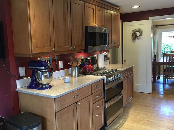 4th image of 3315 Quince St SE