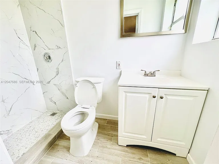 410 Pinecrest Dr — Photo 23