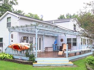 4343 Saint Marks Dr, Luna Pier, MI 48157