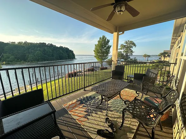 387 Ballard Ln, Santee, SC 29142