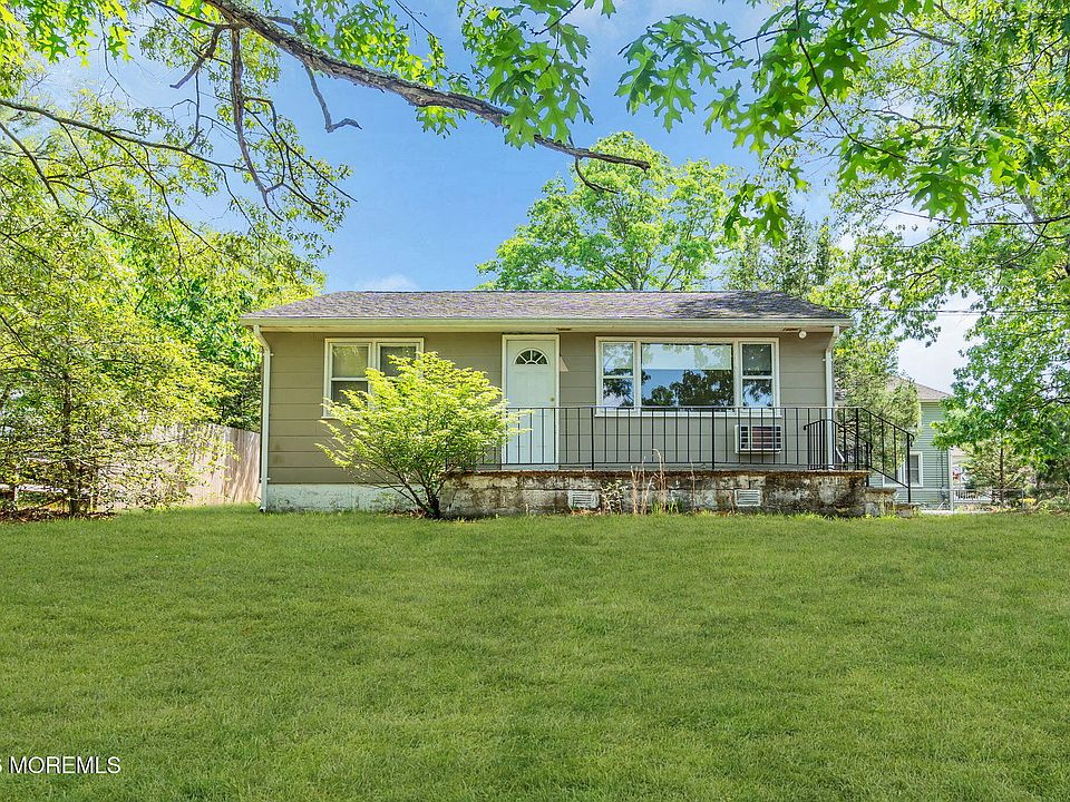 1st image of 138 Vansant Avenue