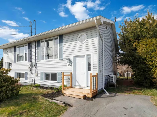 45 Armoyan Dr, Lower Sackville, NS B4C 3V9