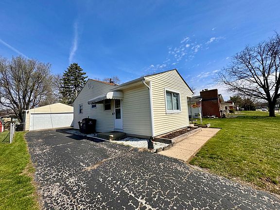 4th image of 4066 Etna St