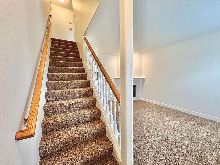 16775 NE Halsey St — Photo 12