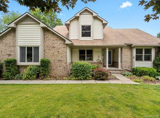 12227 Windcliff Dr, Davisburg, MI