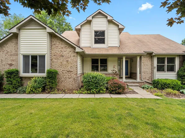 12227 Windcliff Dr, Davisburg, MI 48350