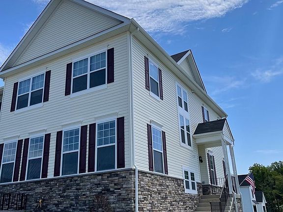 2nd image of 41522 Marwood Cir