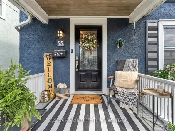 22 Chaplin Ave, Saint Catharines, ON L2R 2E6