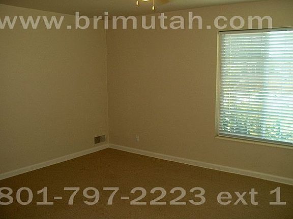 2nd image of 1632 E Stratford Ave