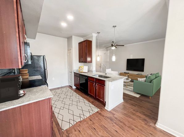 Stella at Shadow Creek Ranch | 11900 Shadow Creek Pkwy, Pearland, TX