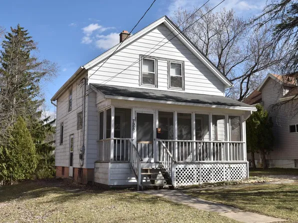 725 North STREET, West Bend, WI 53090