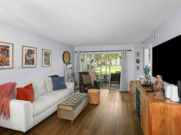 3rd image of 13900 SW 90th Ter #13900