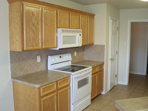 4th image of 2406 Jake Dr
