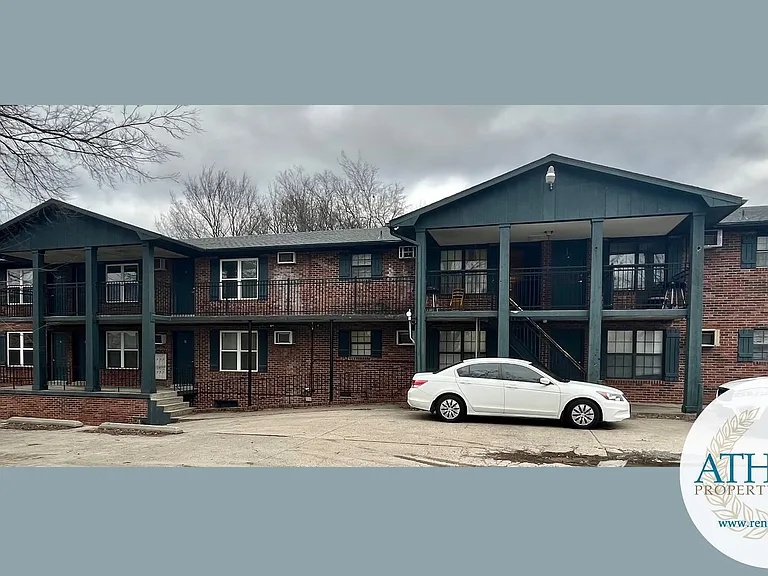 313 N Fountain St — Photo 1