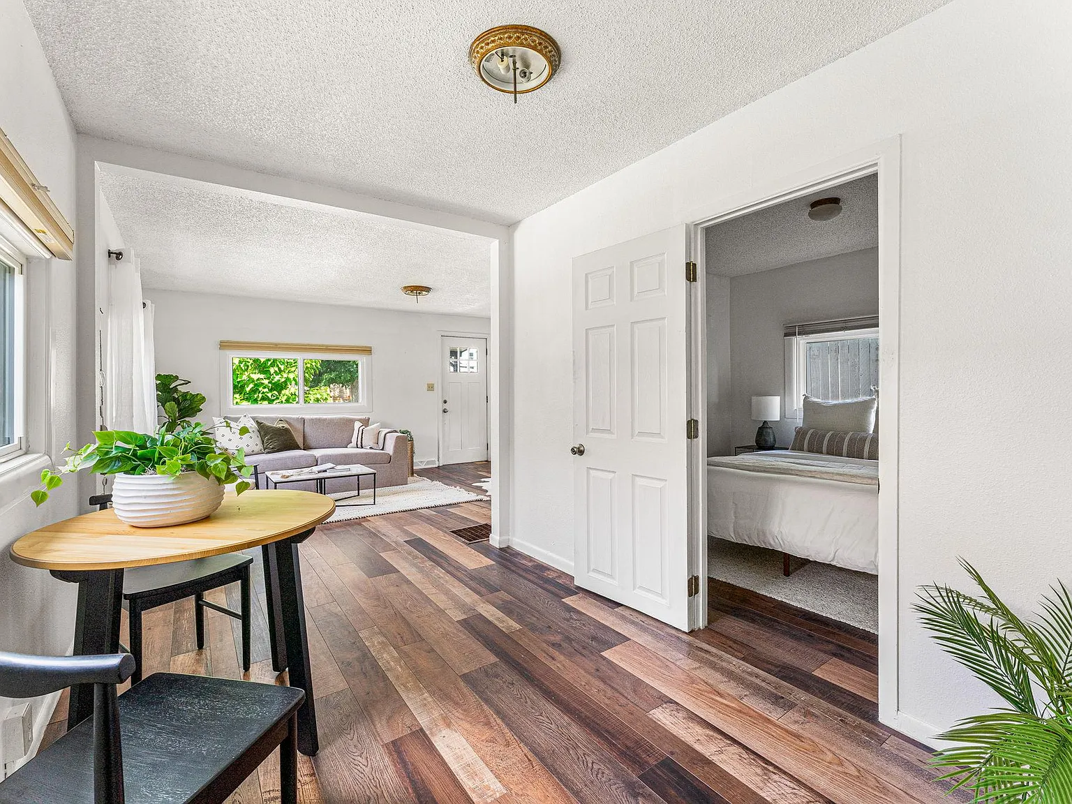2486 Chase St — Photo 4