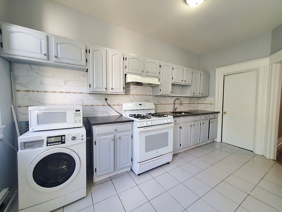 1st image of 272A Grant Ave #3