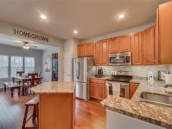 4th image of 8167 Belton Cir