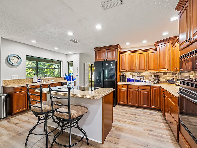 4125 Pinar Dr — Photo 4