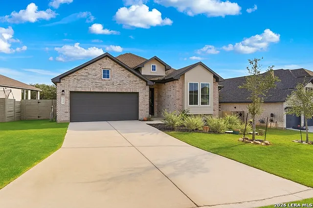 4 bed, 3.0 bath, 2352 sqft, $3,850 — Photo 2