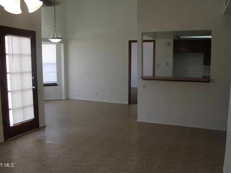 1472 Sierra De Oro Dr #0 — Photo 6