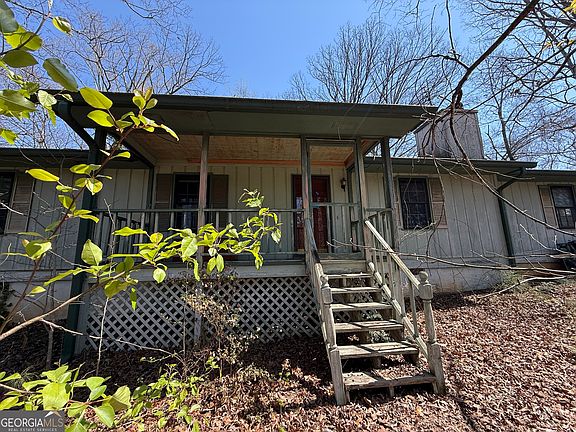 4th image of 375 Strickland Rd