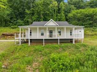 172 Peytons Creek Rd, Pleasant Shade, TN 37145