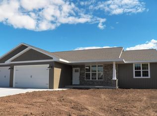 3442 Paula St, Green Bay, WI 54311