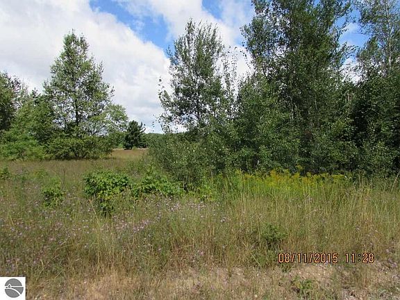 4th image of 802 Grouse Dr SW