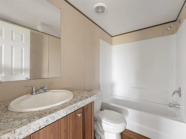 360 Shady Oaks #B — Photo 27
