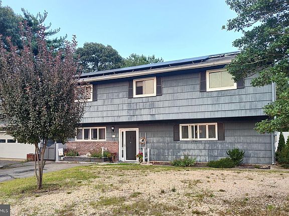 4th image of 15 Cedarcrest Dr