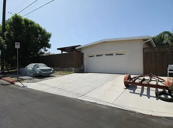 3 bed, 2.0 bath, 1245 sqft, $4,500 — Photo 3