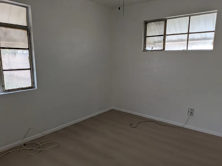 1514 W 1st Pl — Photo 3