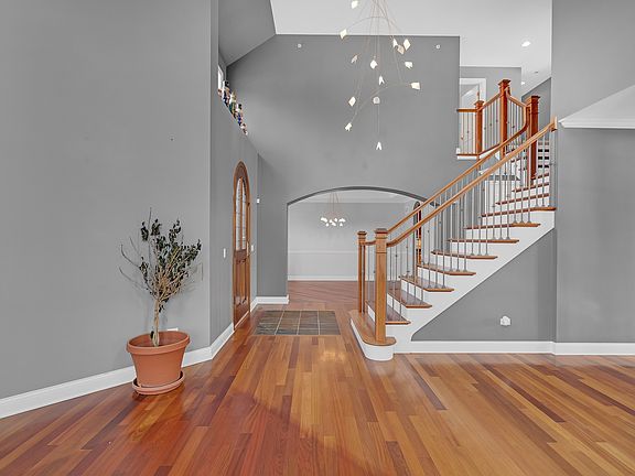 3rd image of 7242 Greywall Ct